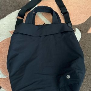 Lululemon on my level bag